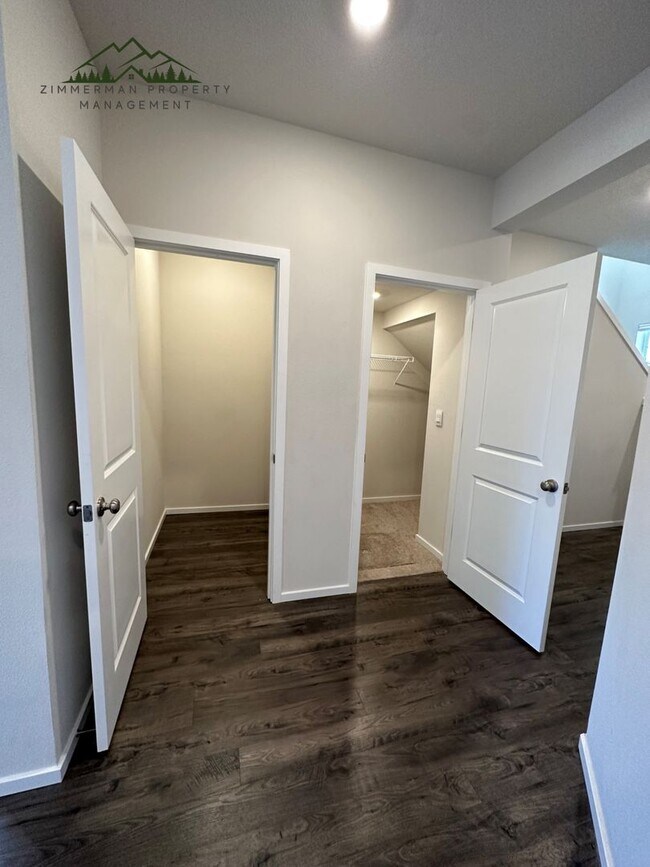 Foto del edificio - Gorgeous 5-bedroom, 3-bathroom home is desirable Springfield neighborhood