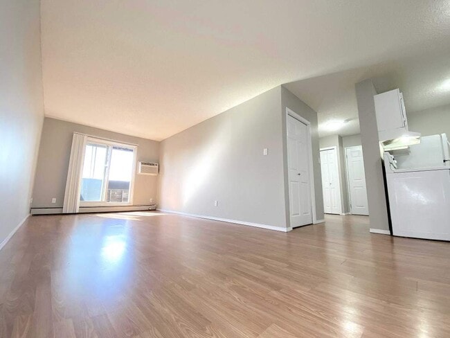 Photo du bâtiment - Lynden Court Apartments
