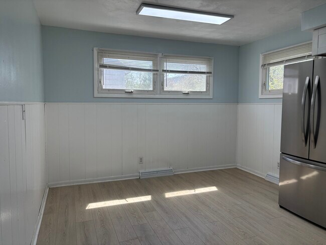 Foto del edificio - 58 Burr Ave