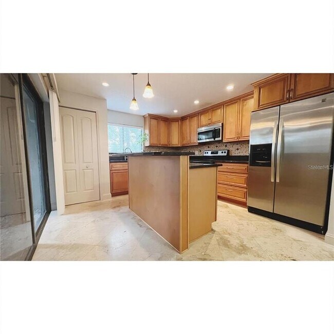 Building Photo - 1000 Winderley Pl