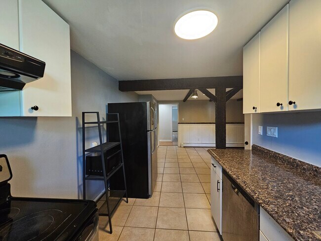 Building Photo - 3 Silent Grove Ct