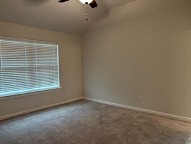 Building Photo - First Month Free - New Home!