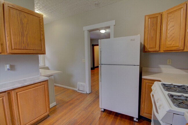 Building Photo - SL AAC907