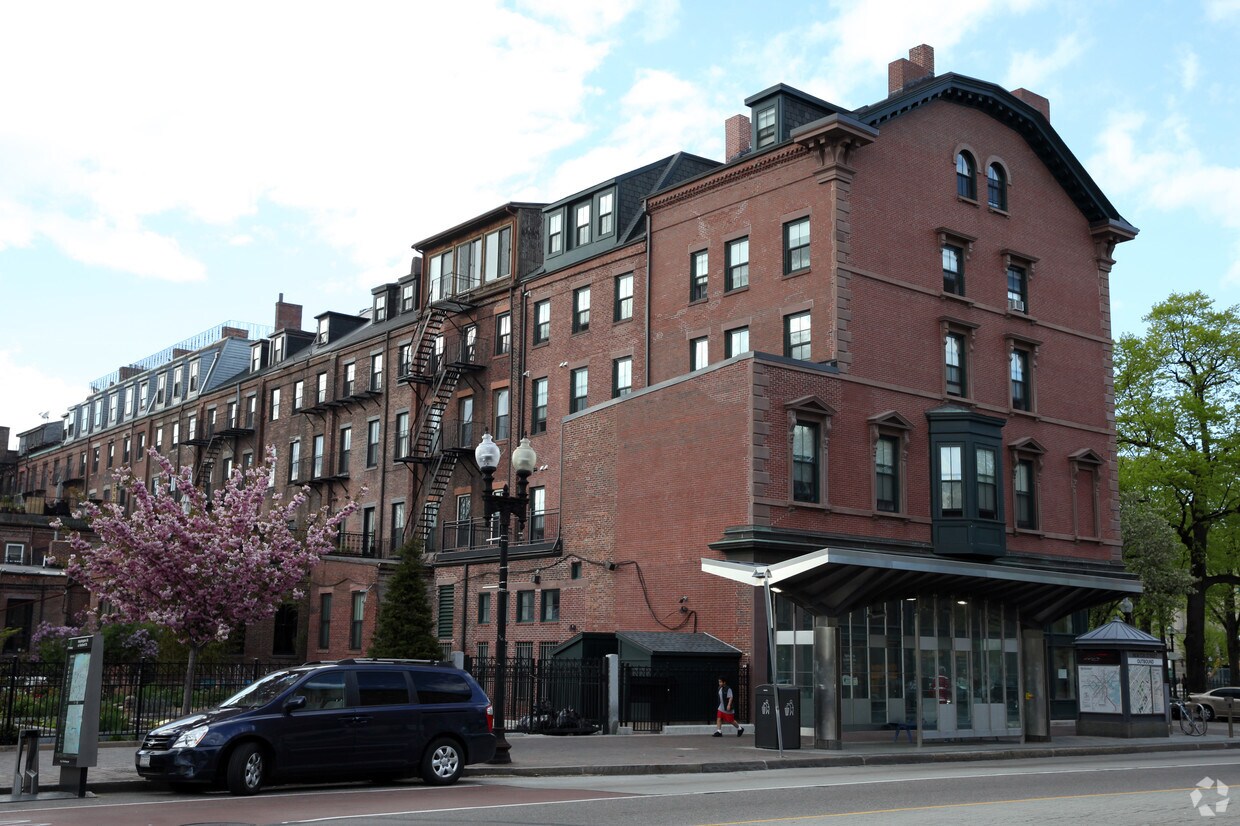 Primary Photo - West Newton Street