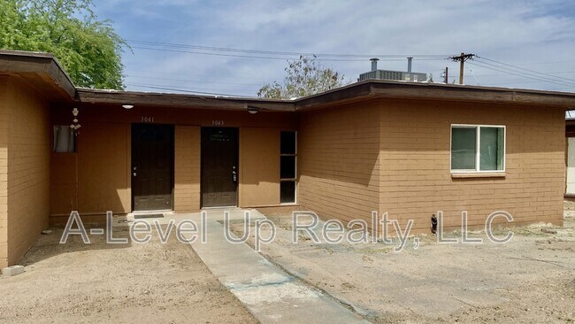 Foto del edificio - 3043 E Proctor Vista