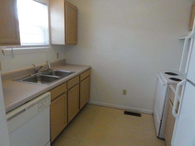 Primary Photo - Waterford Townhomes