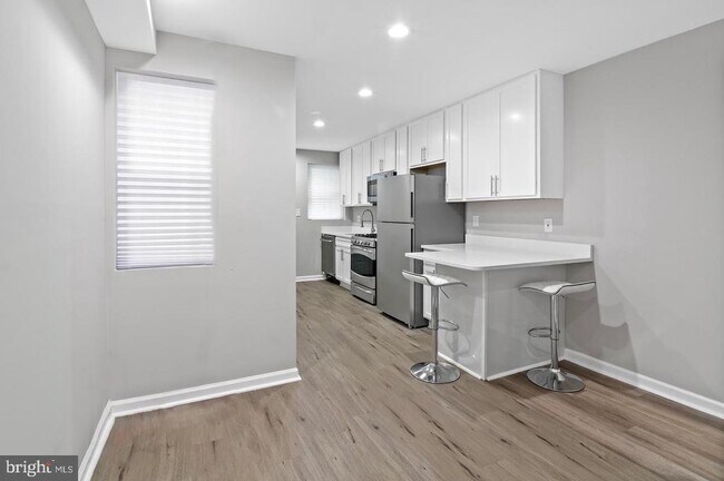 Foto del edificio - 1346 N Carey St