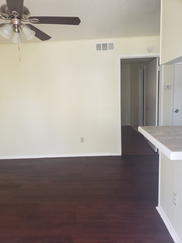 living room - 3702 Southmore Blvd