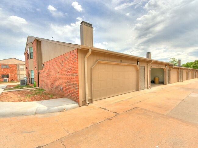 Foto del edificio - Gated Community - Community Pool and Tennis Court - Built in 2025