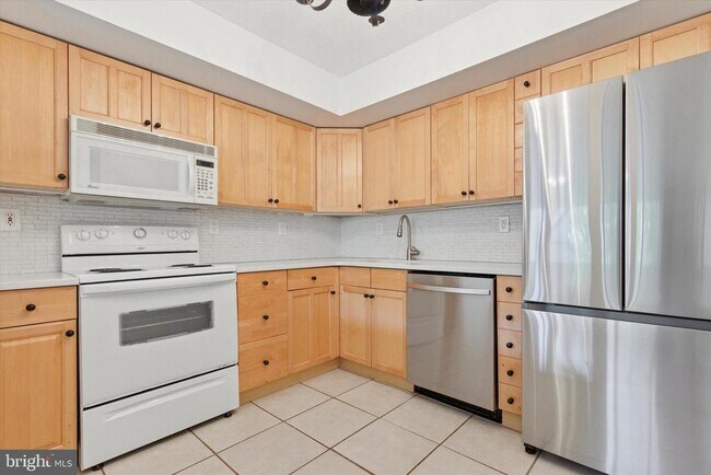 Building Photo - 503 Freedom Cir
