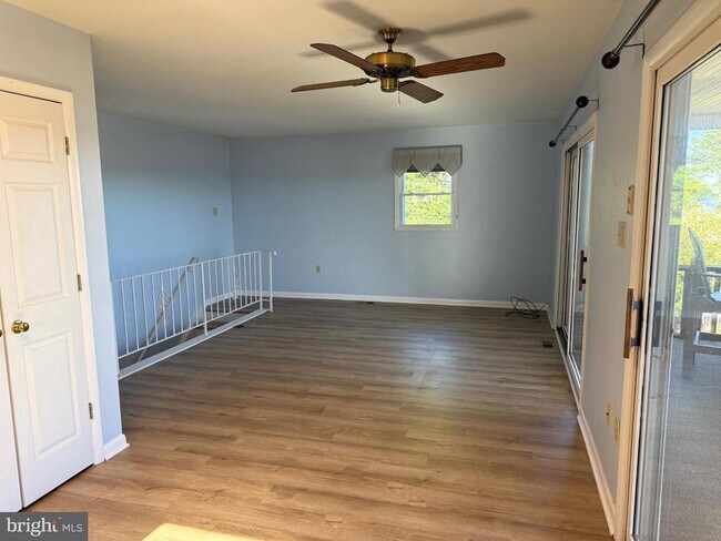 Foto del edificio - 3183 Calvert Blvd