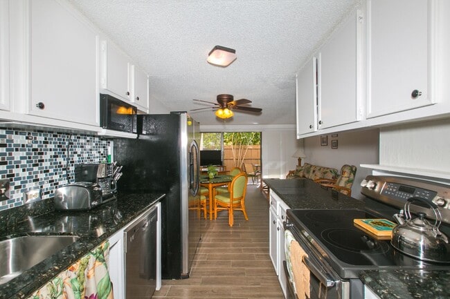 Building Photo - ONO Vista - Furnished / Eastside 1/1/1 pkg w/ courtyard