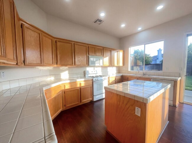 Foto del edificio - 8137 Wyndwillow Way