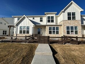 Building Photo - 5061 Avon Ave