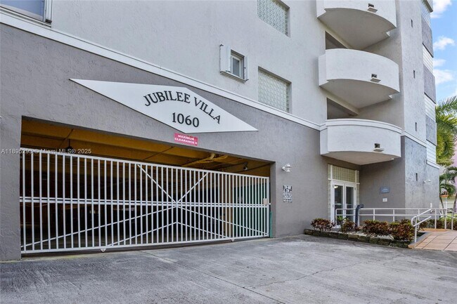 Foto del edificio - 1060 NW 7th St