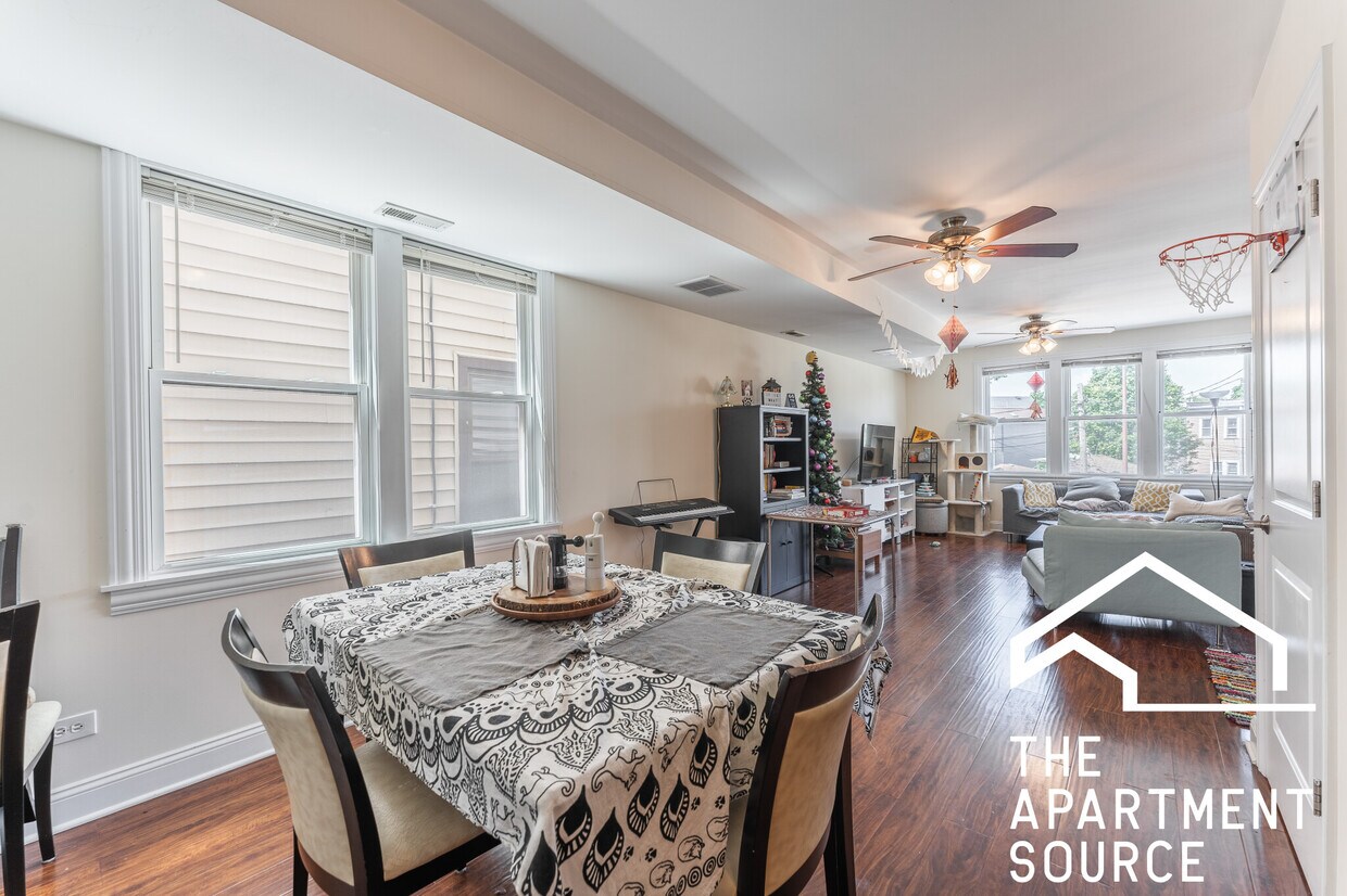 Foto principal - 3047 N Kimball Ave