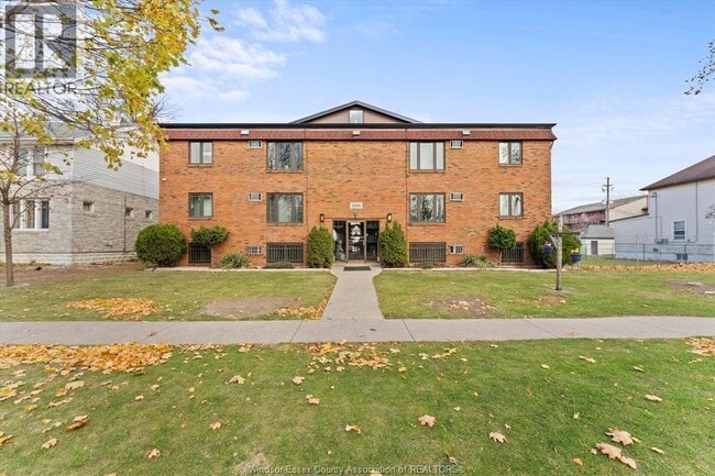 Building Photo - 1160 Howard Ave