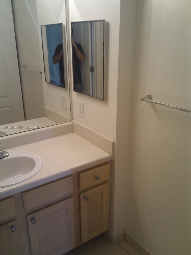 Foto del edificio - 6001 SW 70th St