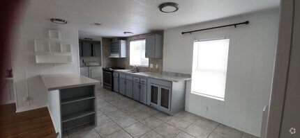 Building Photo - 11931 Watergate Cir