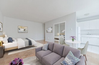 Building Photo - 48 Isabella St