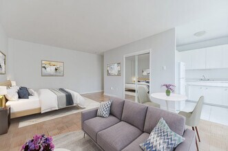 Building Photo - 48 Isabella St