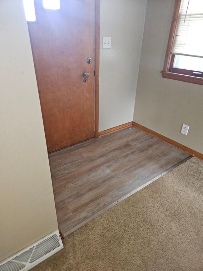 Foto del edificio - MOVE IN SPECIAL! 1ST MONTH RENT FREE! JUST...