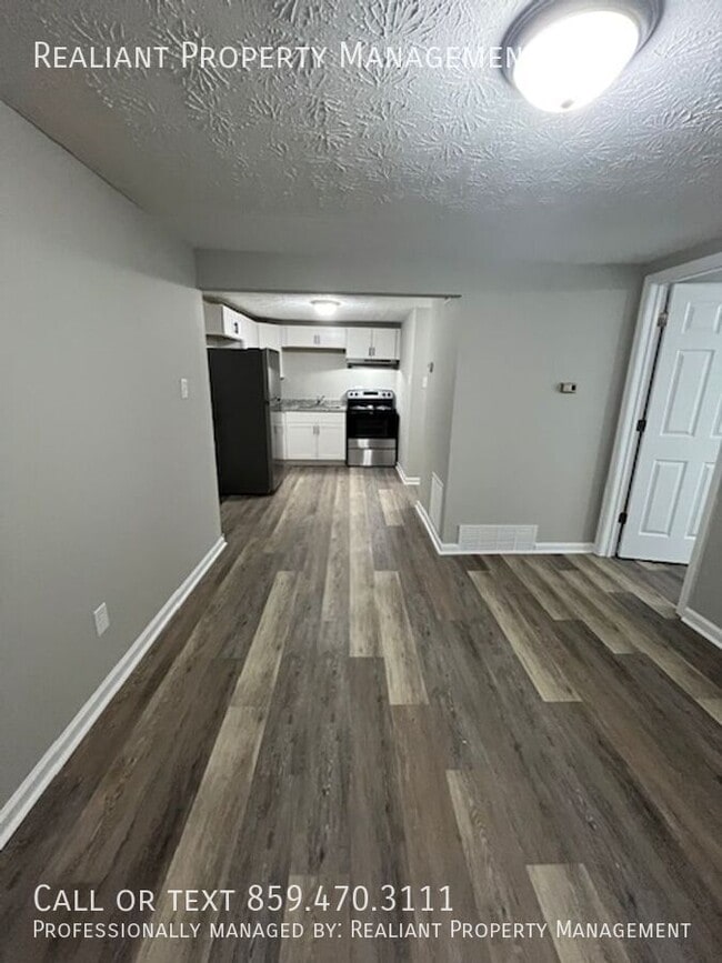 Building Photo - 209 Lakeshore Dr