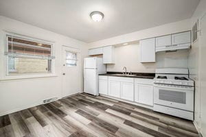 Building Photo - 369 Greenbay Ave