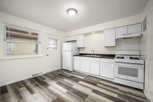 Foto del edificio - 369 Greenbay Ave