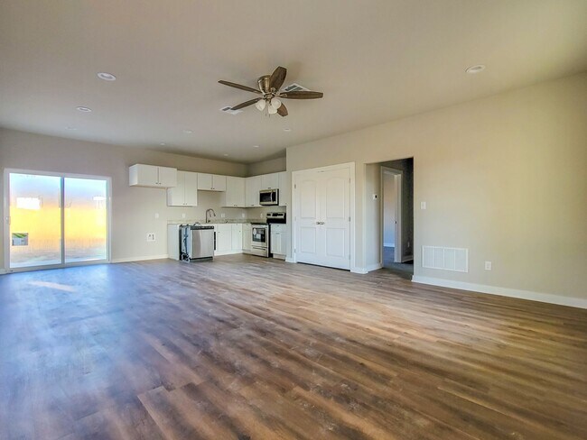 Building Photo - Beautiful 3 Bed 2 Bath Home in Corsicana!