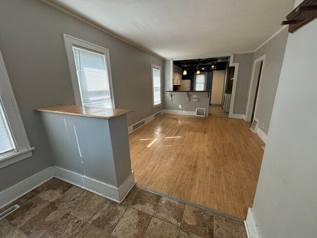 Foto del edificio - 5 Bed 2 Bath House Near NDSU