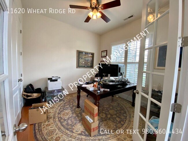 Foto del edificio - 11620 Wheat Ridge Rd