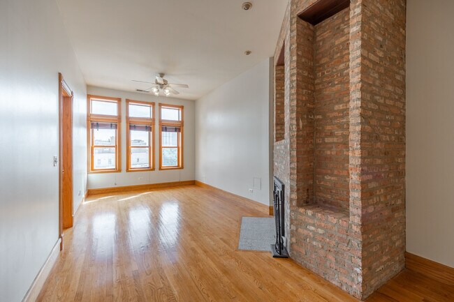 Foto del edificio - 1162 W Grand Ave
