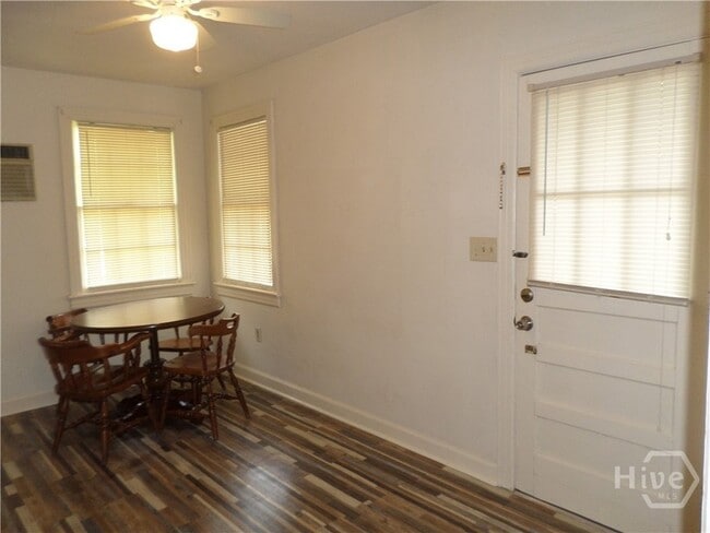 Foto del edificio - 2302 E 40th St