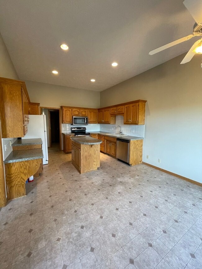 Photo - 17116 I St House