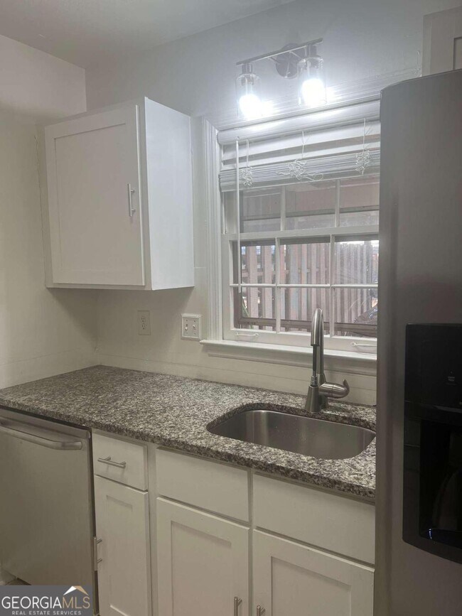 112 Ferry Rd, Roswell, GA 30076 Townhome Rentals in Roswell