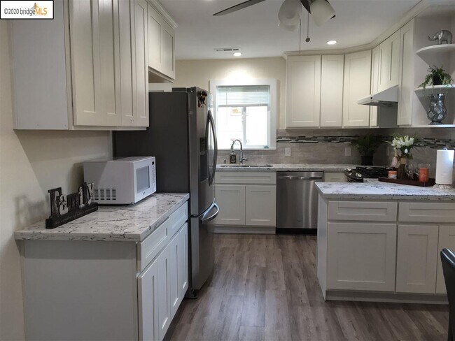 Foto del edificio - 1425 Harmon St