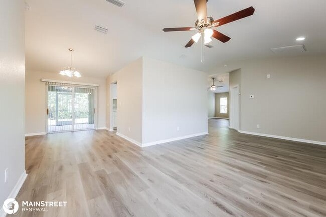 Foto del edificio - 3004 7th St W, Lehigh Acres, FL 33971