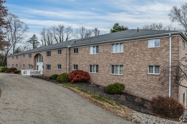 Foto del edificio - 1616 South Main Street 55+