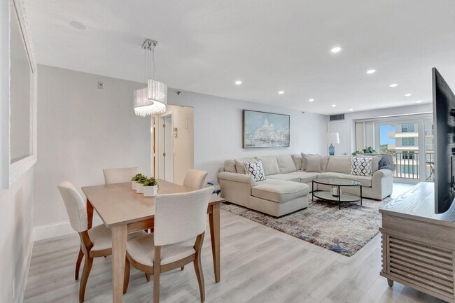 Building Photo - 4511 S Ocean Blvd