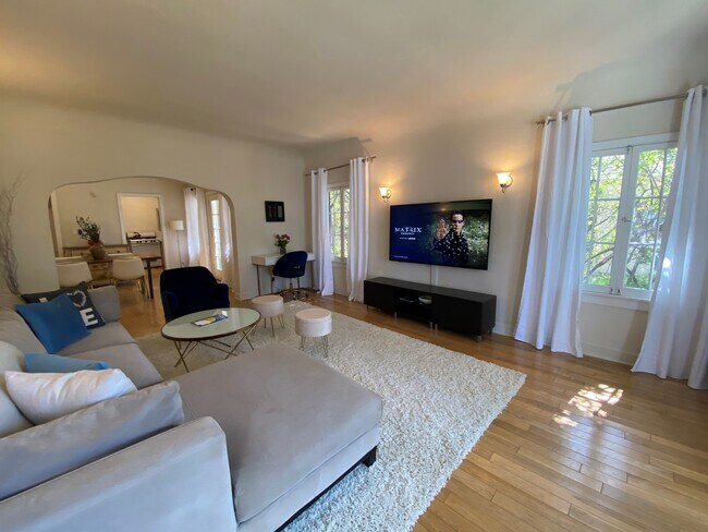 Foto del edificio - 10532 Eastborne Ave