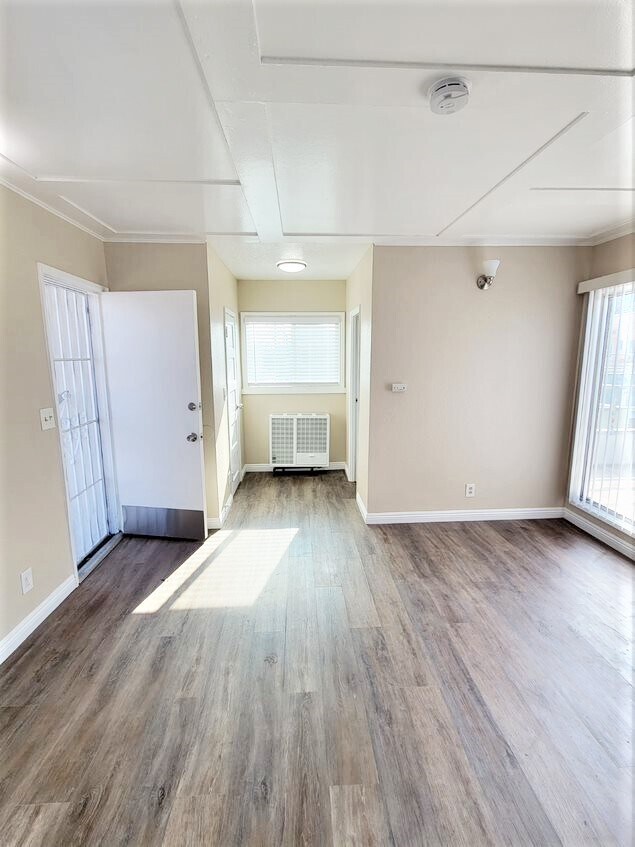 Foto del edificio - 2560 Cedar Ave