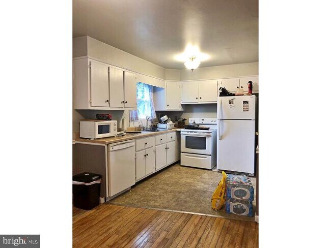 Building Photo - 294 Webbs Ln