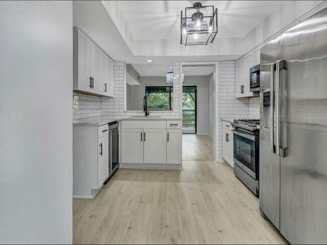 Foto del edificio - 1043 Mariners Ct