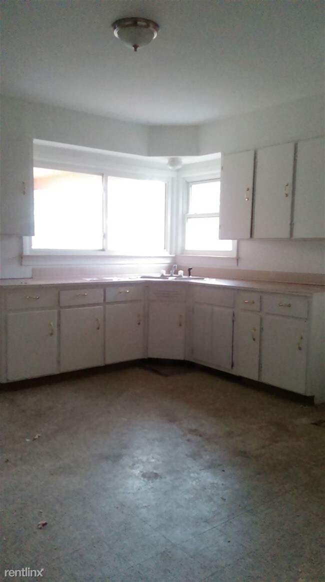 Building Photo - 3 br, 1 bath House - 1857 Mack Rd