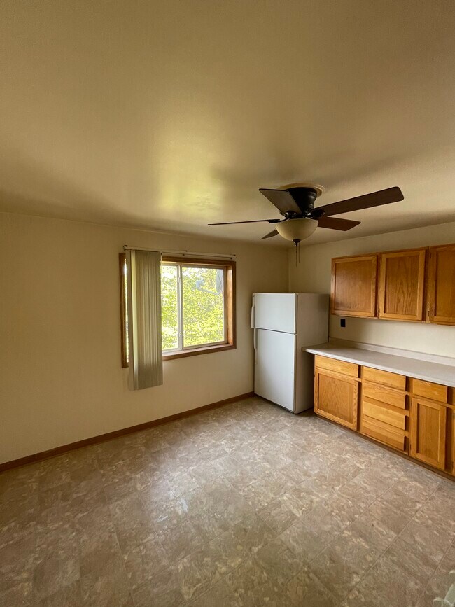 302 W Clark St Unit 3, Negaunee, MI 49866 Apartments in Negaunee, MI