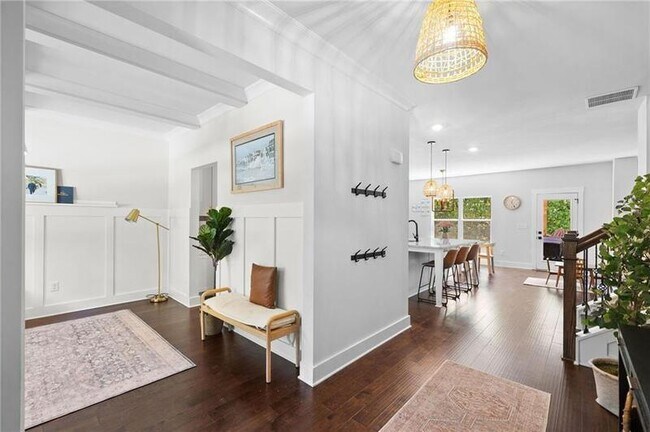 Foto del edificio - 178 Crestbrook Wy