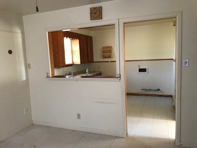 Building Photo - 3356 Russell Ave