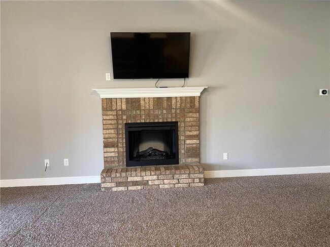 Building Photo - 3550 Macintosh Way