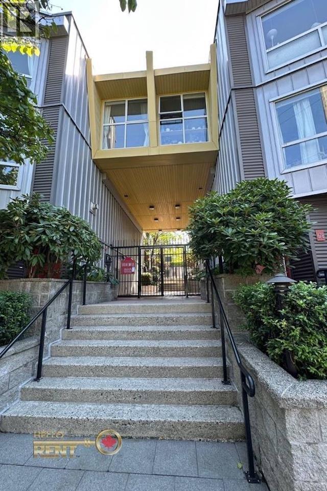 Photo du bâtiment - 668-668 W 6th Ave